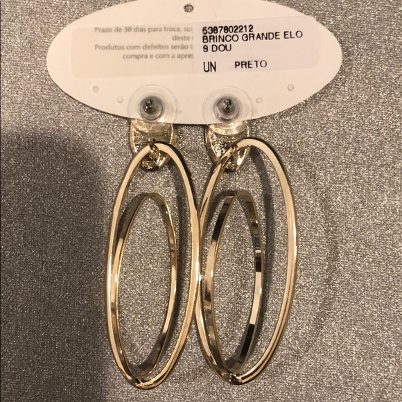 NWT. Dangles earring in a oval shape. - Picture 3 of 3